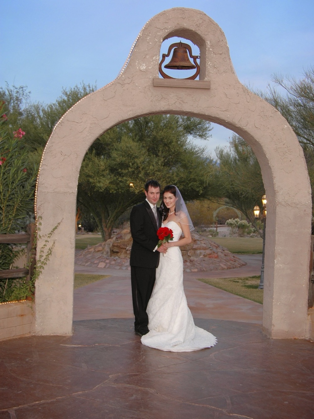 David's Bridal Ivory Mermaid Wedding Dress Size 2 2008 Preserved